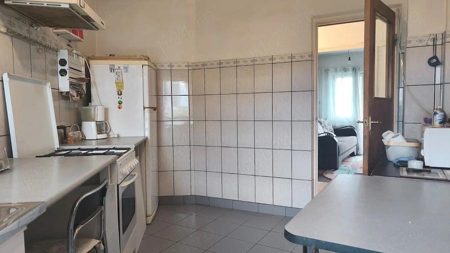 Apartament cu 4 camere decomandat în Ultracentral