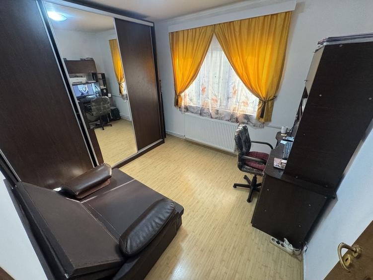 Apartament 2 camere zona Poarta 6 cu Centrala - 3