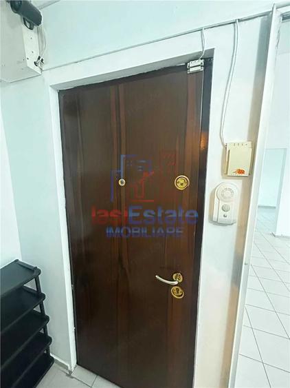 Apartament cu 2 camere semidecomandat în Filiași