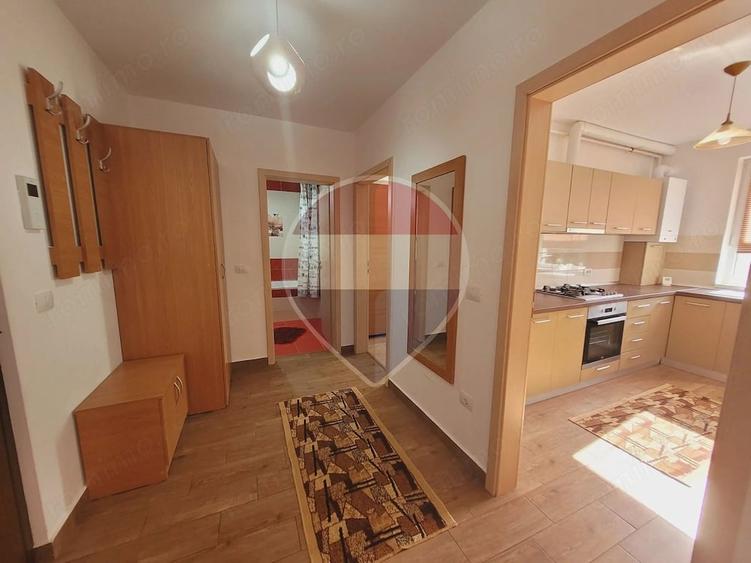 Apartament cu 2 camere decomandat în Tractorul