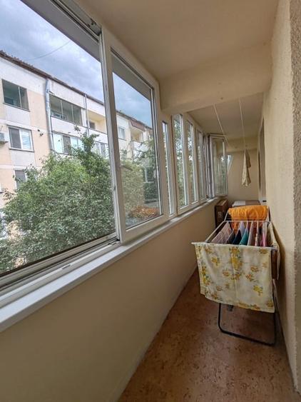 Apartament cu 3 camere decomandat, mobilat în Decebal