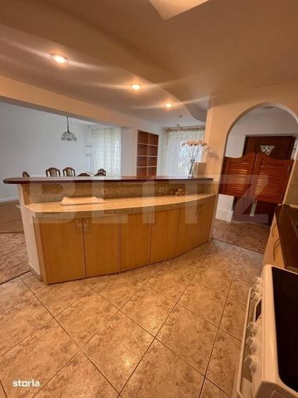 Apartament cu 4 camere decomandat în Central