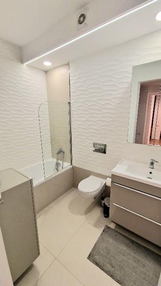 Apartament cu 3 camere decomandat, mobilat în Central