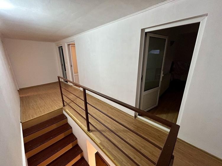 Casă cu 3 camere în Central