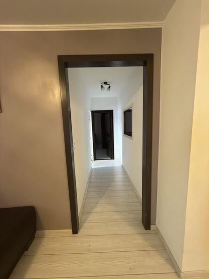 Apartament cu 3 camere decomandat în Exterior Vest