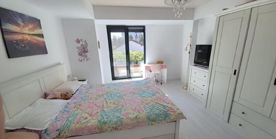 Apartament cu 3 camere decomandat, mobilat în Inel II