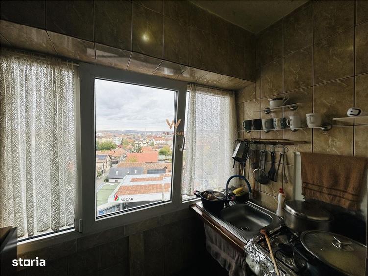 Apartament cu 4 camere semidecomandat în Turnișor