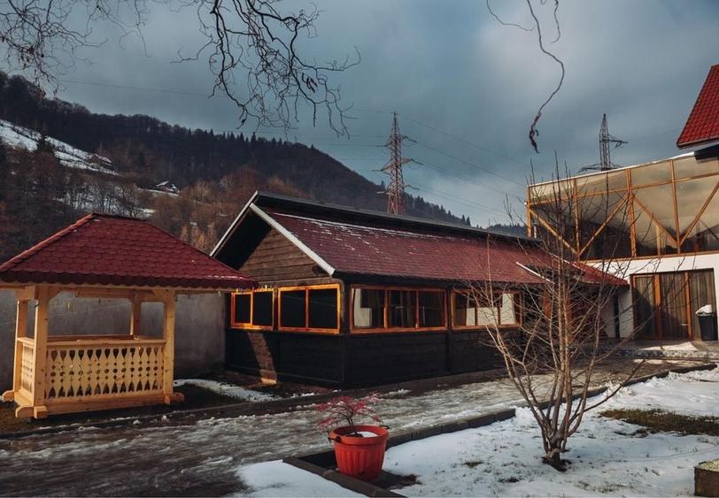 Casă cu 4 camere în Rucăr