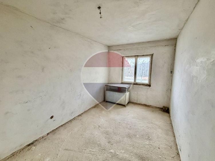 Apartament cu 4 camere decomandat în Brăilei