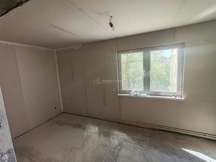 Apartament cu 2 camere semidecomandat în Central