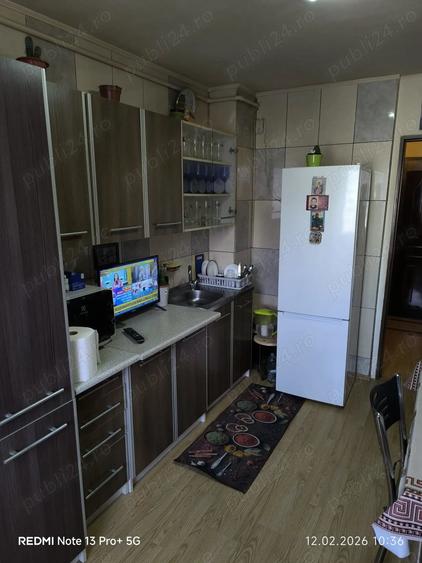 Apartament cu 3 camere nedecomandat în Noua