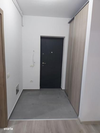 Apartament cu 2 camere decomandat în Tractorul
