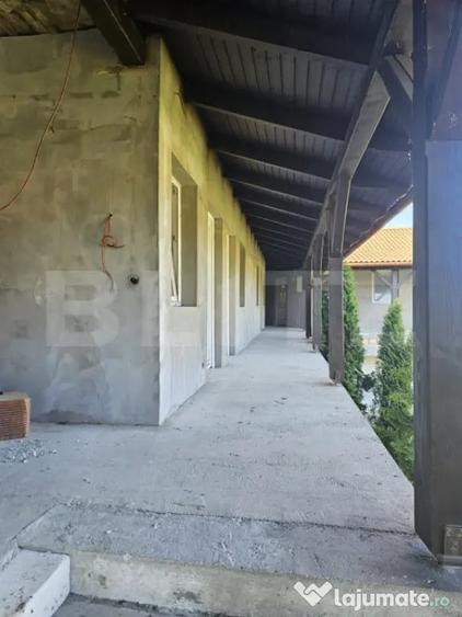 Casă cu 7 camere cu Teren 2828 Mp în Central