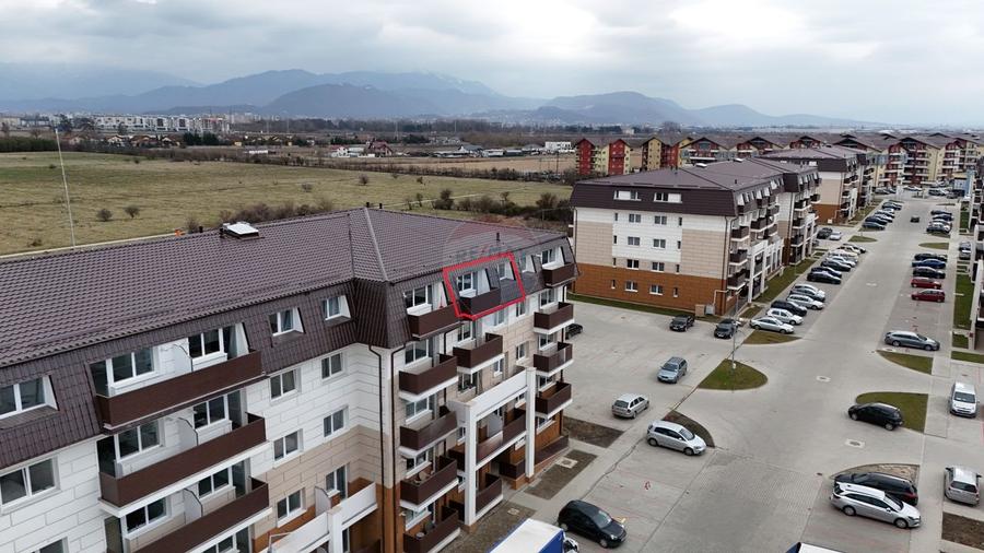 Apartament cu 2 camere semidecomandat în Sânpetru