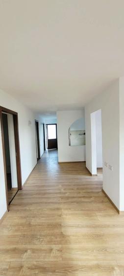 Casă cu 4 camere în Dobreni