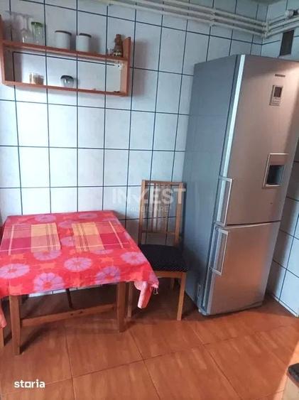 Apartament cu 3 camere decomandat în Nicolina