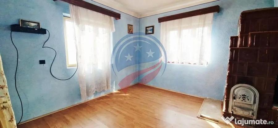 Casă cu 3 camere cu Teren 7952 Mp în Brădești