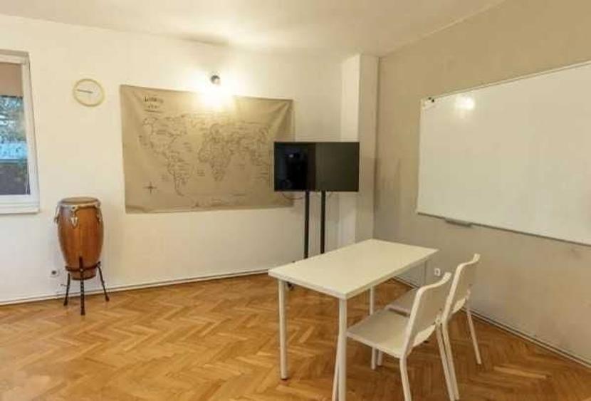 Casă cu 4 camere în Central