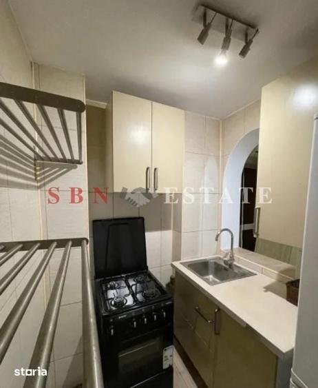 Apartament cu 3 camere semidecomandat în Militari