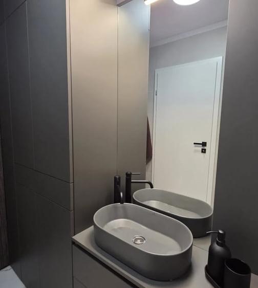 Apartament cu 2 camere decomandat, mobilat în Berceni