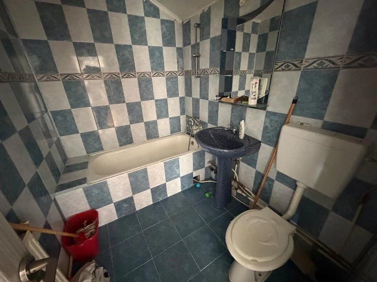 Apartament cu 2 camere decomandat în Industrială