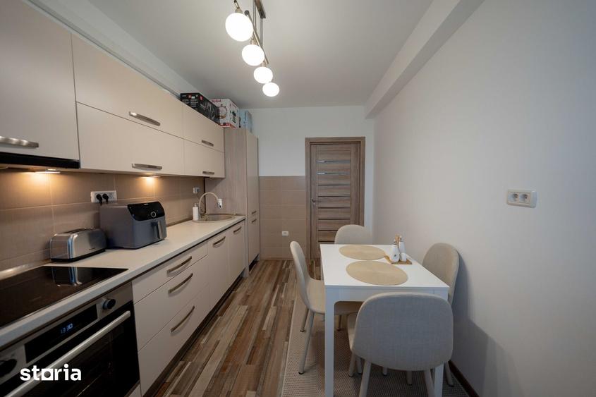 Apartament cu 3 camere decomandat în Cetate