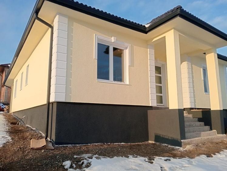 Casă cu 3 camere în Central