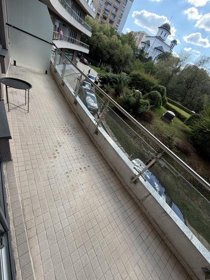 Apartament cu 2 camere semidecomandat, mobilat în Plopilor