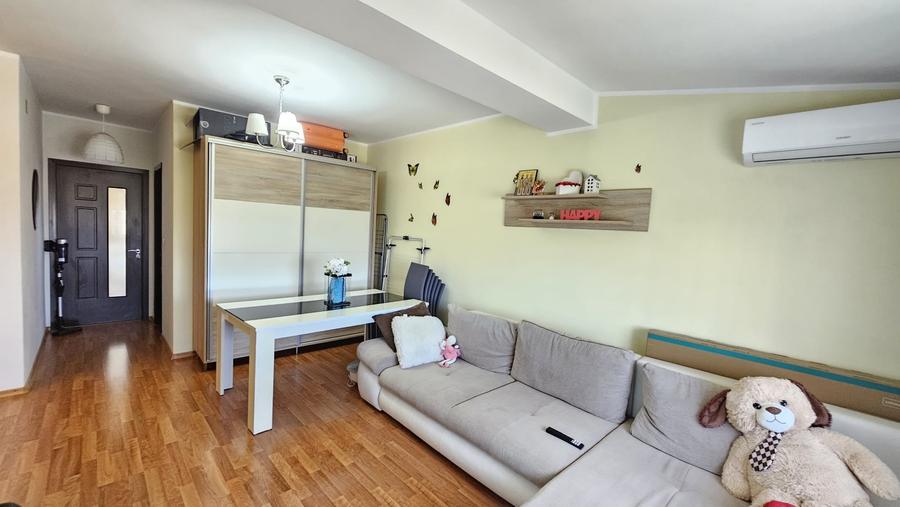 Apartament cu 2 camere decomandat în Micro 20