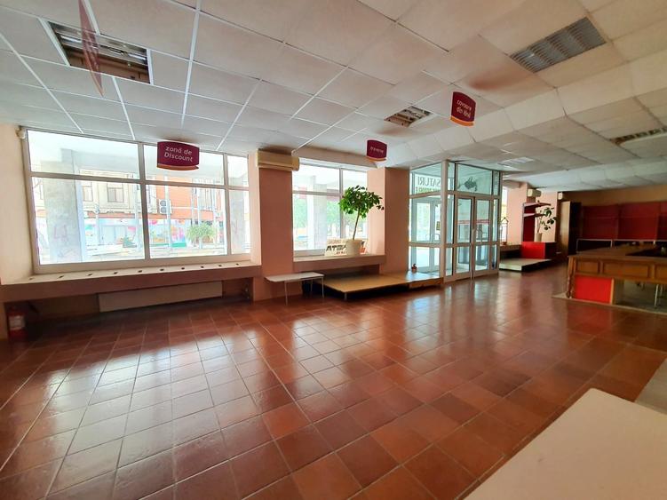 Spațiu comercial, de 230 mp, în Ultracentral