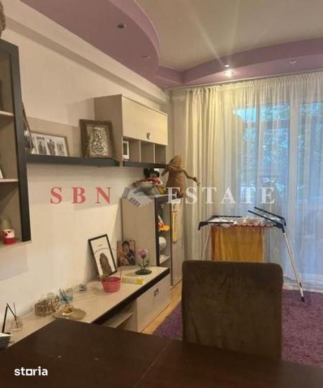 Apartament cu 3 camere semidecomandat în Rahova