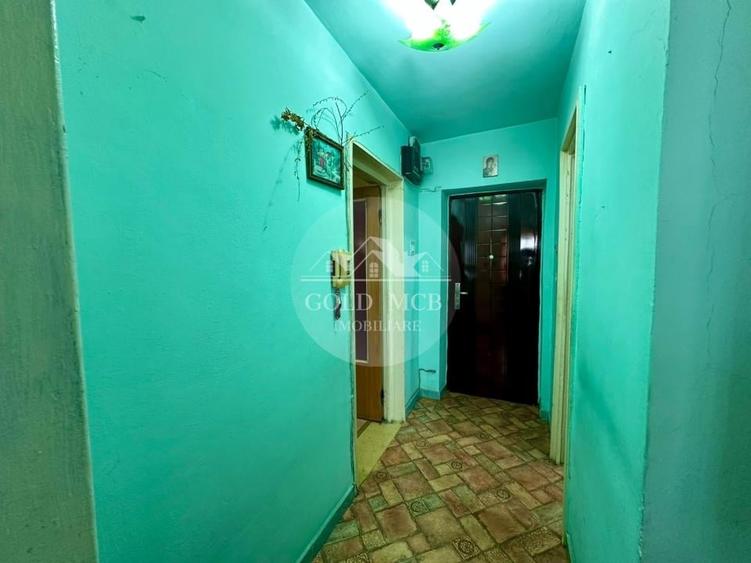 Garsonieră decomandată în Titan