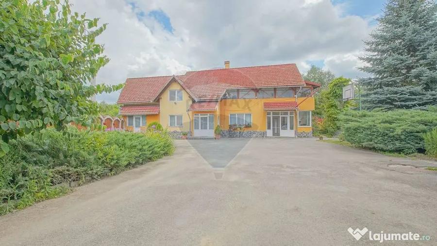 Casă cu 7 camere cu Teren 800 Mp în Purcăreni