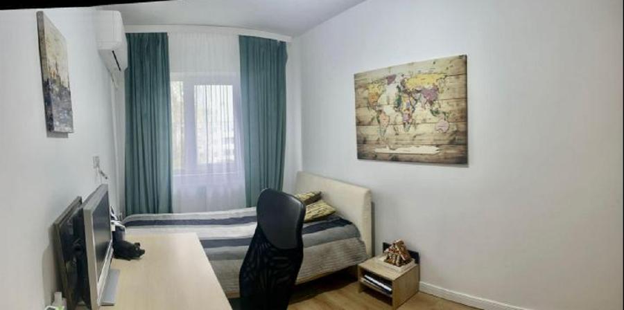 Apartament cu 3 camere semidecomandat în Dacia