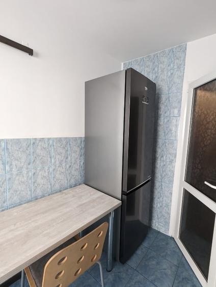 Apartament cu 2 camere decomandat, mobilat în Berceni