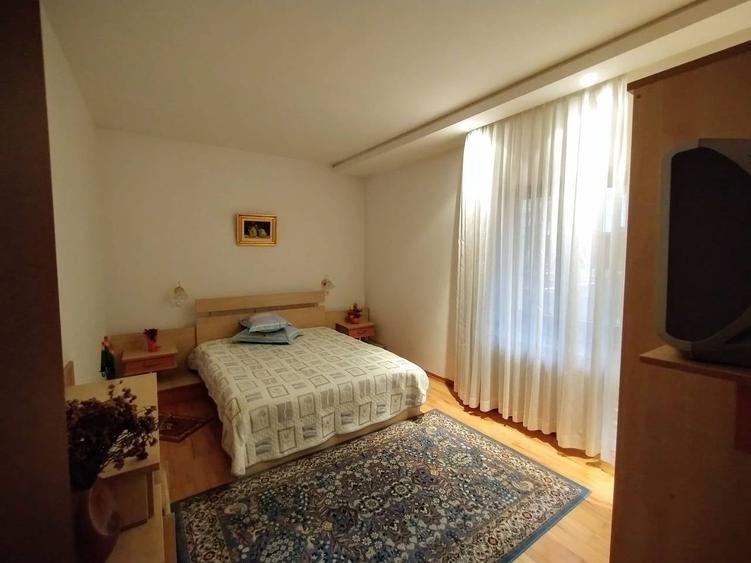 Casă cu 4 camere cu Teren 595 Mp în Vest
