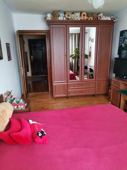 Apartament cu 4 camere decomandat în Central