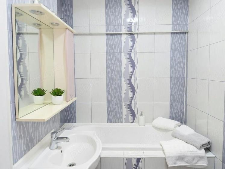 Apartament cu 3 camere decomandat în Trocadero