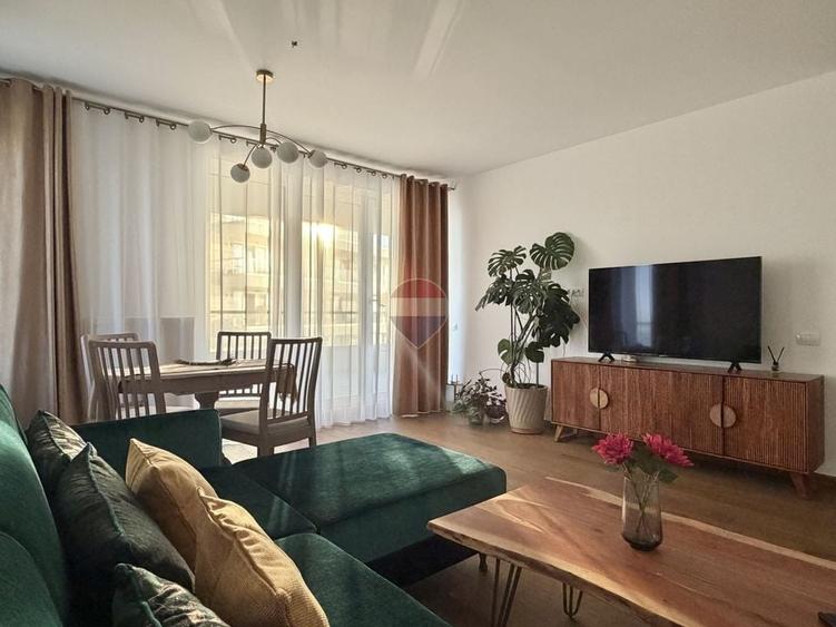Apartament cu 3 camere semidecomandat în Central