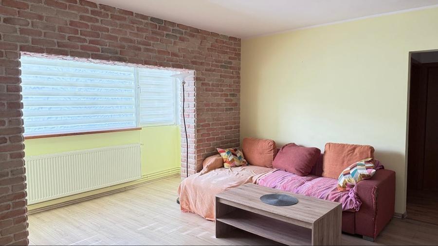 Apartament cu 3 camere semidecomandat, mobilat în Șagului
