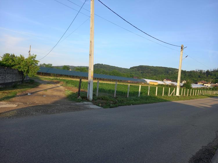 Teren de 1000 mp, în Valea Nandrii
