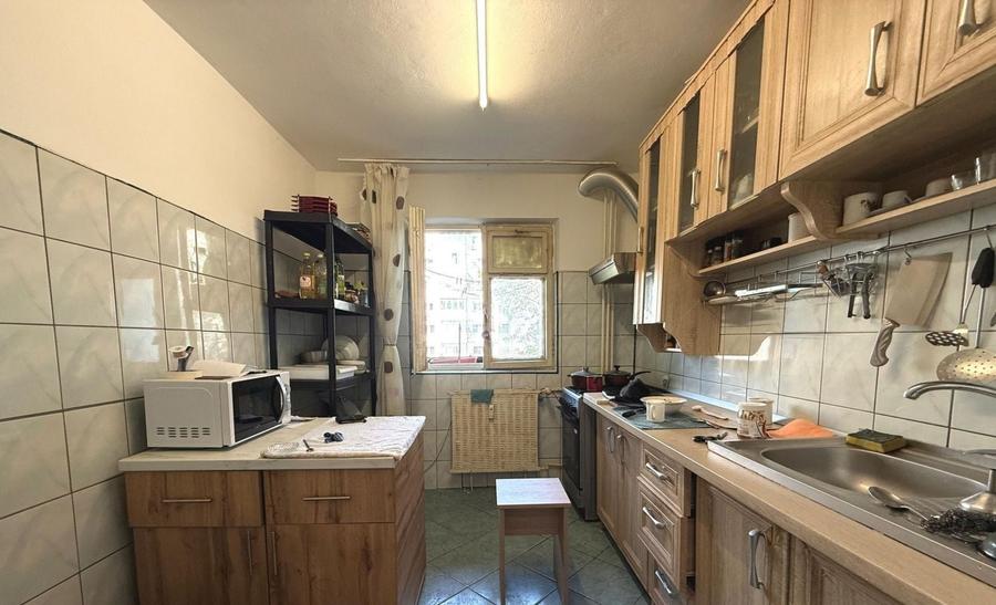 Apartament cu 3 camere în Crângași