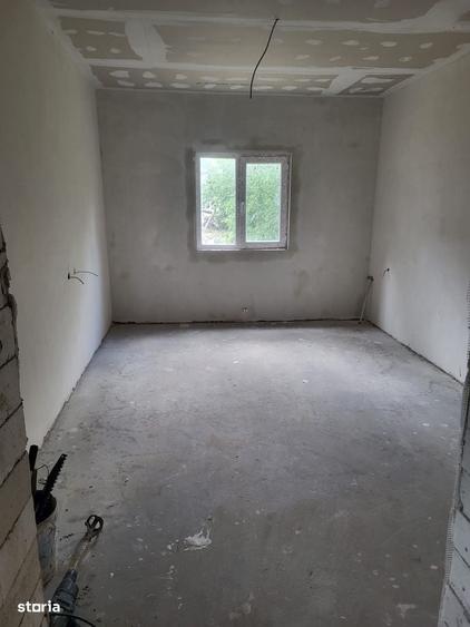 Casă cu 3 camere cu Teren 90 Mp în Lumina