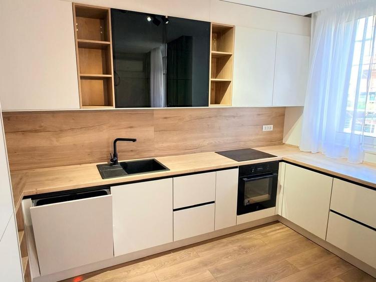 Apartament cu 2 camere semidecomandat în Aradului