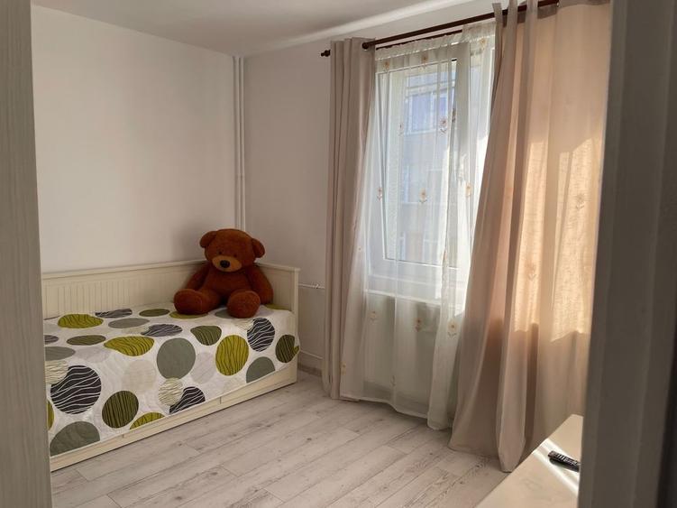 Apartament cu 3 camere decomandat în Giulești
