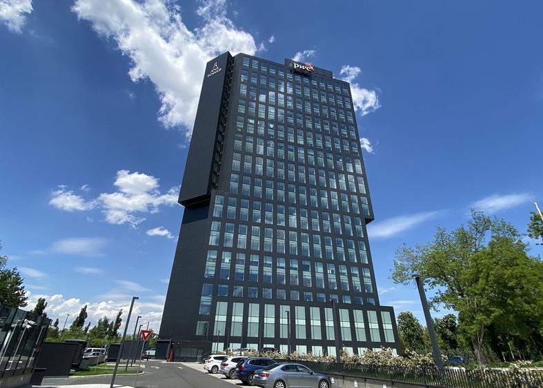 Birou, de 34,000 mp, în P-ta Presei Libere