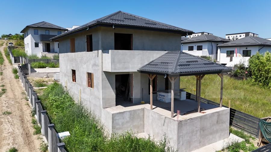 Casă individuală cu 4 camere cu Teren 400 Mp în Rediu