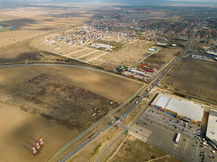 Teren agricol extravilan de 55340 mp, în Micălaca