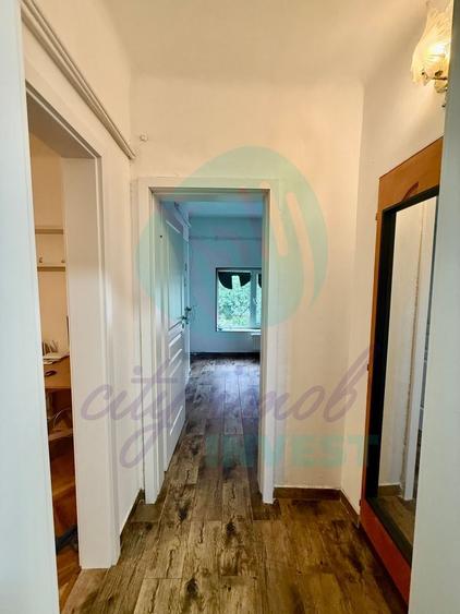 Apartament cu 3 camere semidecomandat, mobilat în Calea Călărașilor