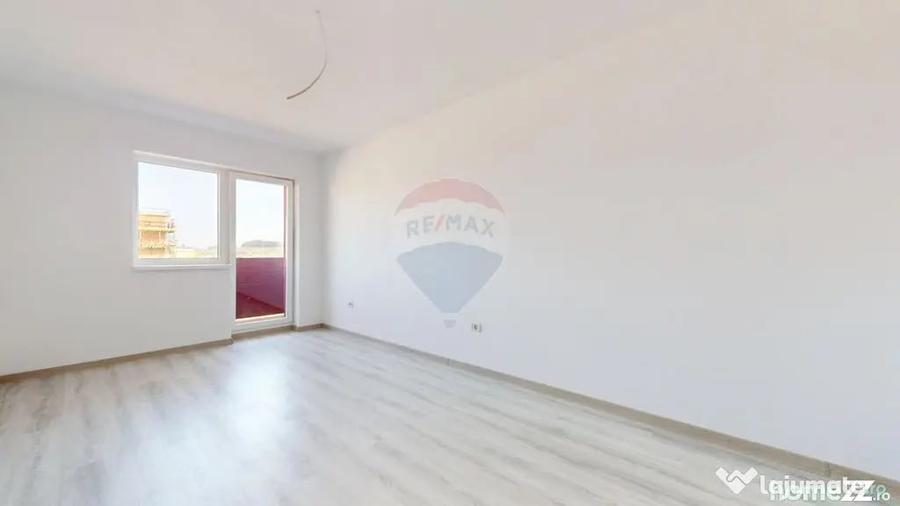 Apartament cu 3 camere decomandat în Sânpetru